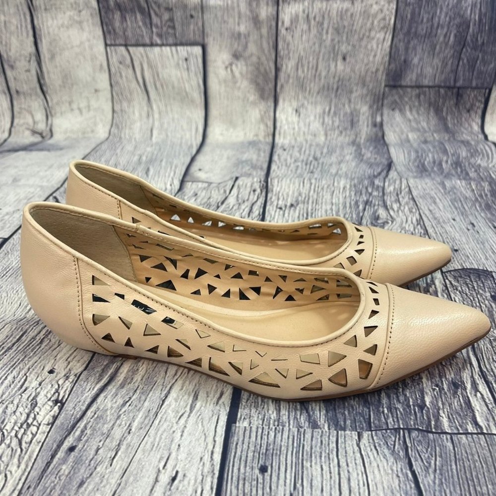 Steve Madden Gabyy Women's size 8 Leather Perforated Flats Slip On Shoes Tan - Picture 2 of 11